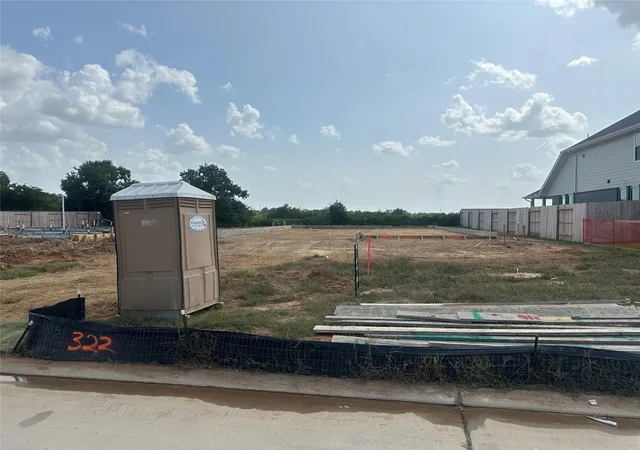 Photo 2 of Single family home for sale at 322 Legacy Point Dr, Sealy, TX 77474 | MLS# 88939292 | Listing updated on 2026-09-18