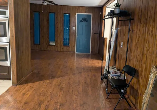 Photo 2 of Single family home for sale at 5711 Doolittle Blvd, Houston, TX 77033 | MLS# 83319521 | Listing updated on 2026-08-27