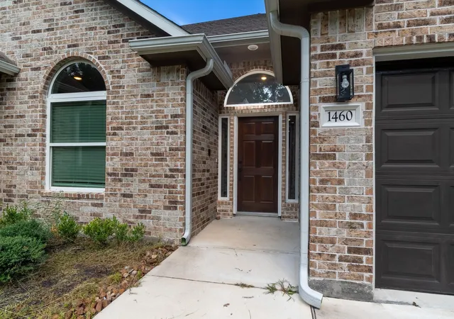 3rd image of 1460 River Oaks Dr, Huntsville, TX 77340 | MLS# 10388070