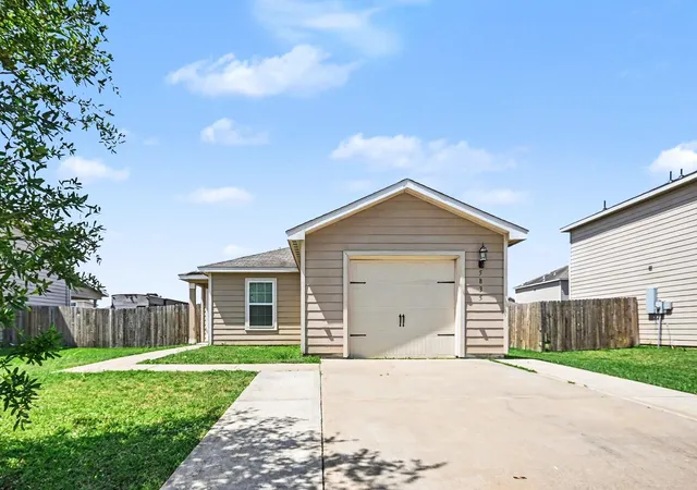 Homes for sale in Cove, TX | 5835 Golden Cove Rd, Cove, TX 77523 | MLS# 96347825