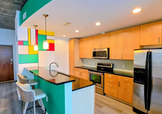 2nd image of 5925 Almeda Rd #12608, Houston, TX 77004 | MLS# 94405450