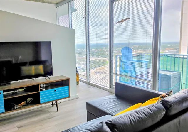 3rd image of 5925 Almeda Rd #12608, Houston, TX 77004 | MLS# 94405450