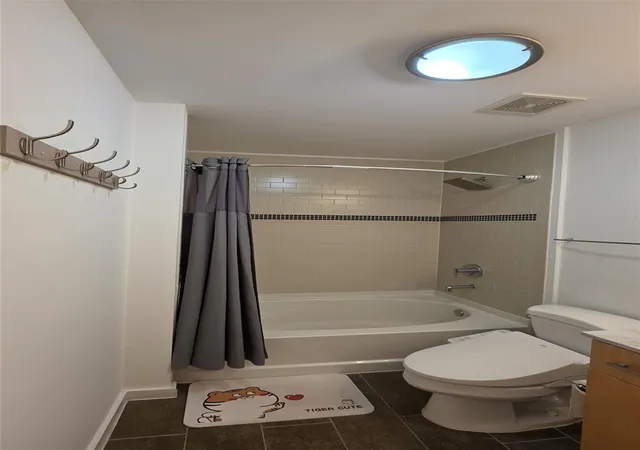 5th image of 5925 Almeda Rd #12608, Houston, TX 77004 | MLS# 94405450