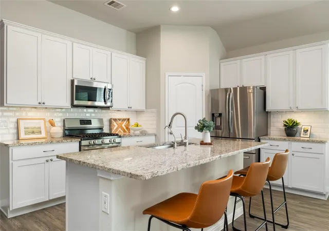 4th image of 28064 Misty Evening Ct, Spring, TX 77386 | MLS# 92158298