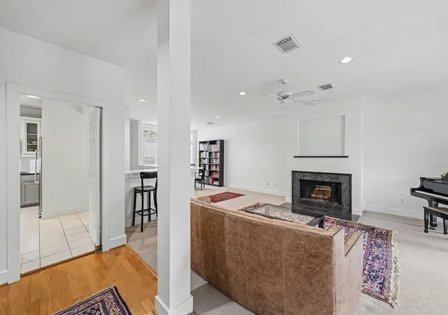 Photo 2 of Townhouse for sale at 1925 Haddon St, Houston, TX 77019 | MLS# 57395972 | Listing updated on 2026-09-13