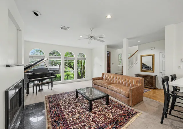 Photo 4 of Townhouse for sale at 1925 Haddon St, Houston, TX 77019 | MLS# 57395972 | Listing updated on 2026-09-13