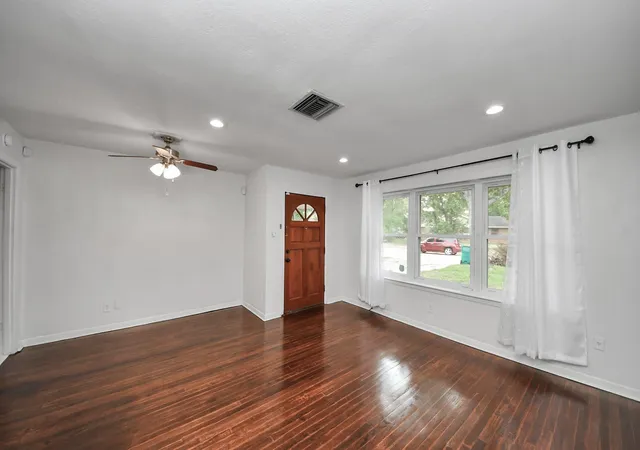 Photo 4 of Single family home for sale at 1907 Marguerite Ln, Pasadena, TX 77502 | MLS# 37781210 | Listing updated on 2026-10-03