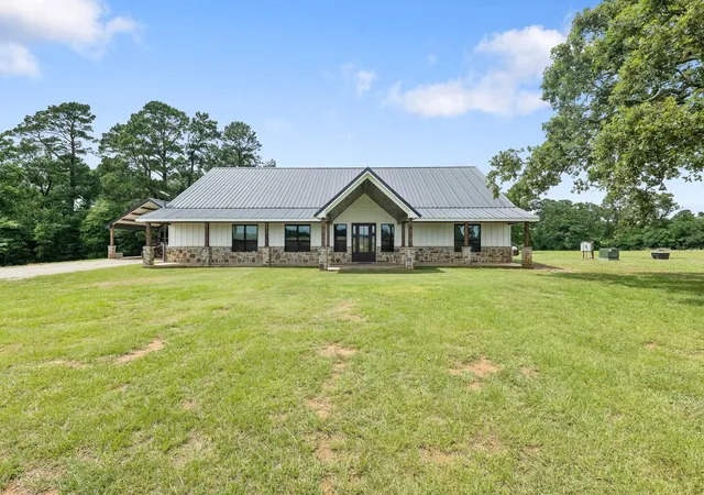 1st image of 1406 State Hwy 21 E, Crockett, TX 75835 | MLS# 10014820