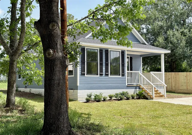 1st image of 1405 Clay St, Brenham, TX 77833 | MLS# 16864643