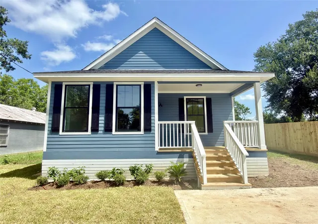 2nd image of 1405 Clay St, Brenham, TX 77833 | MLS# 16864643