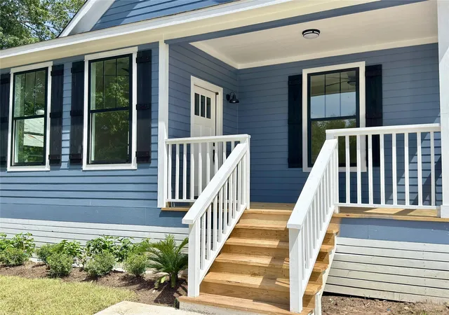 3rd image of 1405 Clay St, Brenham, TX 77833 | MLS# 16864643