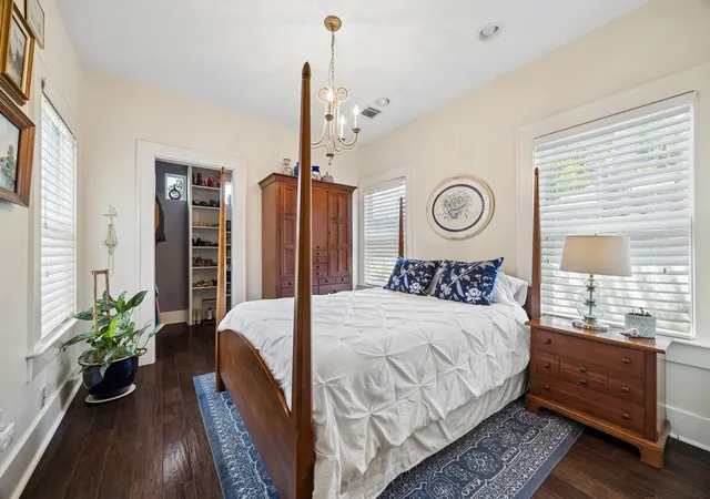 Photo 3 of Single family home for sale at 1008 Fugate St, Houston, TX 77009 | MLS# 60443509 | Listing updated on 2026-09-20
