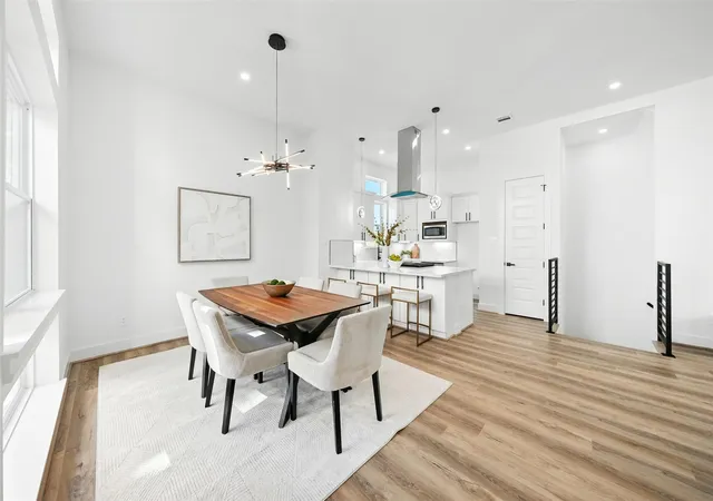 3rd image of 1913 Hoskins Dr #E, Houston, TX 77080 | MLS# 45588632