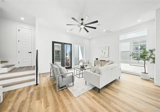5th image of 1913 Hoskins Dr #E, Houston, TX 77080 | MLS# 45588632
