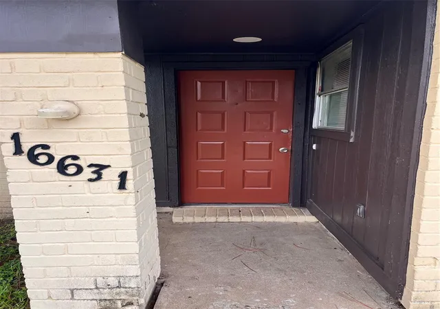 Photo 2 of Townhouse for sale at 16631 Gold Ridge Ln, Houston, TX 77053 | MLS# 76399859 | Listing updated on 2026-08-30
