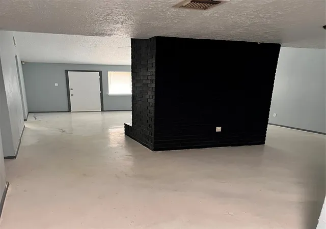 Photo 3 of Townhouse for sale at 16631 Gold Ridge Ln, Houston, TX 77053 | MLS# 76399859 | Listing updated on 2026-08-30