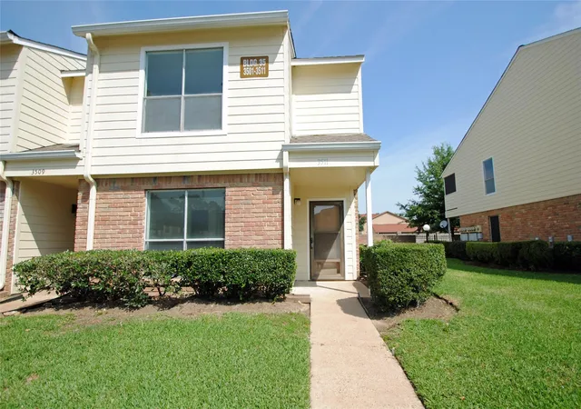 Photo 1 of Sale Pending at 14555 Wunderlich Dr #3511, Houston, TX 77069 | MLS# 26868861 | Listing updated on 2026-09-15