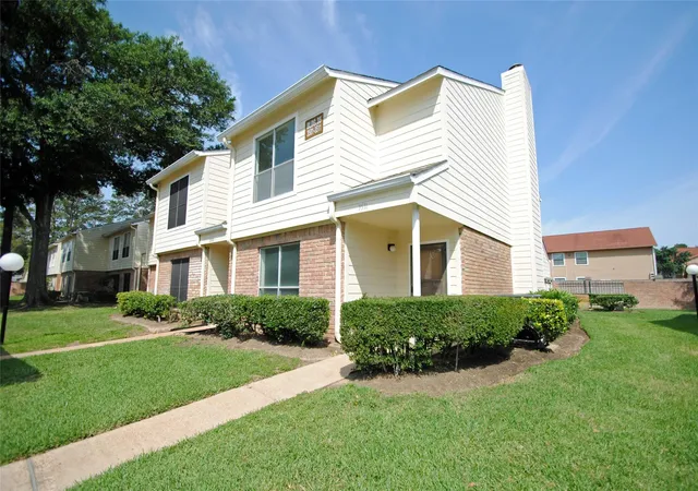 Photo 3 of Sale Pending at 14555 Wunderlich Dr #3511, Houston, TX 77069 | MLS# 26868861 | Listing updated on 2026-09-15