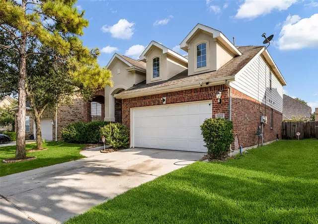 Photo 2 of Single family home for sale at 9907 Heritage Waters Ct, Humble, TX 77396 | MLS# 20327337 | Listing updated on 2026-10-05