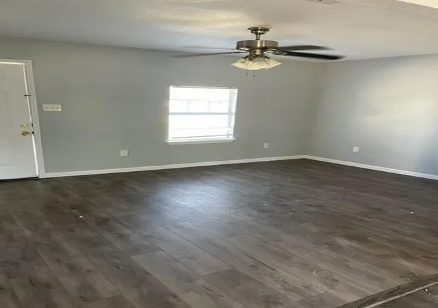 Homes for sale in Houston, TX | 5210 Dieppe St, Houston, TX 77033 | MLS# 15547862