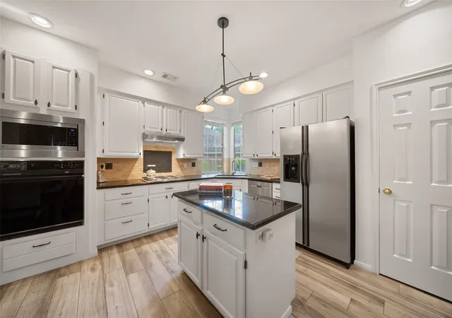 Photo 2 of Single family home for sale at 3410 Meadow Glade Cir, Kingwood, TX 77345 | MLS# 82168262 | Listing updated on 2026-05-16