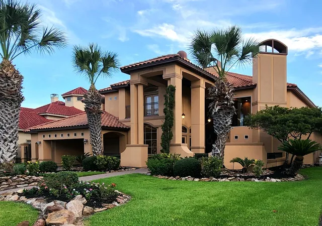 Photo 2 of Sale Pending at 18935 Crescent Bay Dr, Houston, TX 77094 | MLS# 52670124 | Listing updated on 2026-09-13