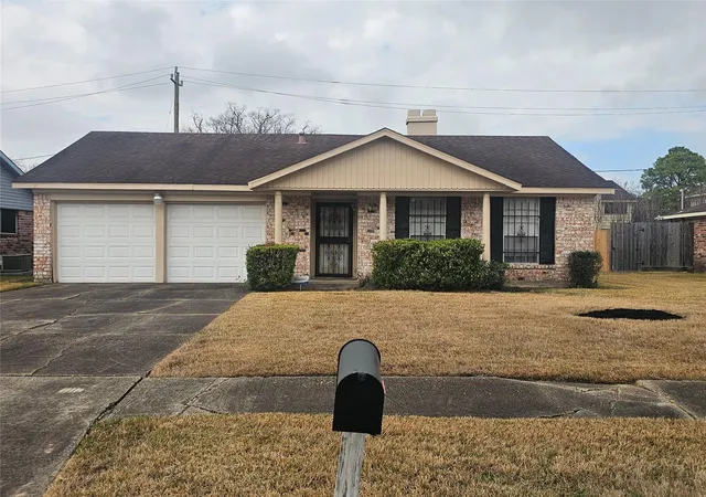 1st image of 6814 Castleview Ln, Missouri City, TX 77489 | MLS# 11462178