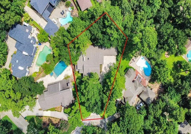Photo 2 of Single family home for sale at 23 Indian Clover Dr, The Woodlands, TX 77381 | MLS# 76338826 | Listing updated on 2026-09-02