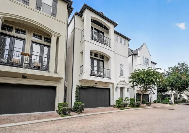 Photo 2 of Single family home for sale at 10929 Upland Park, Houston, TX 77043 | MLS# 24390504 | Listing updated on 2026-07-23