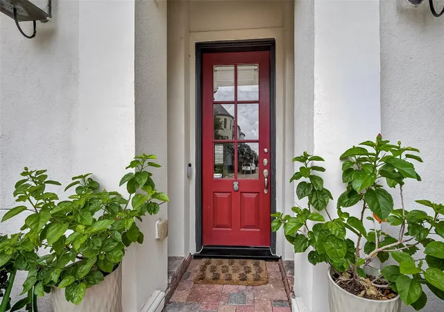 Photo 4 of Single family home for sale at 10929 Upland Park, Houston, TX 77043 | MLS# 24390504 | Listing updated on 2026-07-23