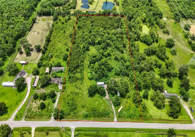 Photo 4 of Sale Pending at 5011 County Rd 347, Brazoria, TX 77422 | MLS# 87305968 | Listing updated on 2026-09-08