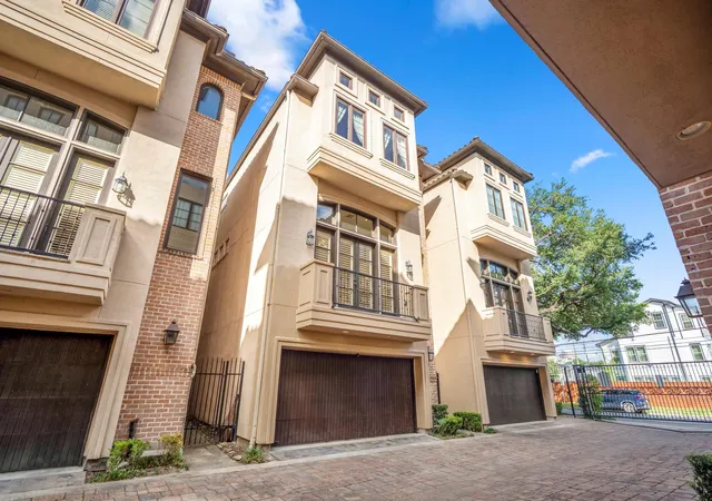 Photo 3 of Single family home for sale at 5035 La Branch St, Houston, TX 77004 | MLS# 63978342 | Listing updated on 2026-09-04