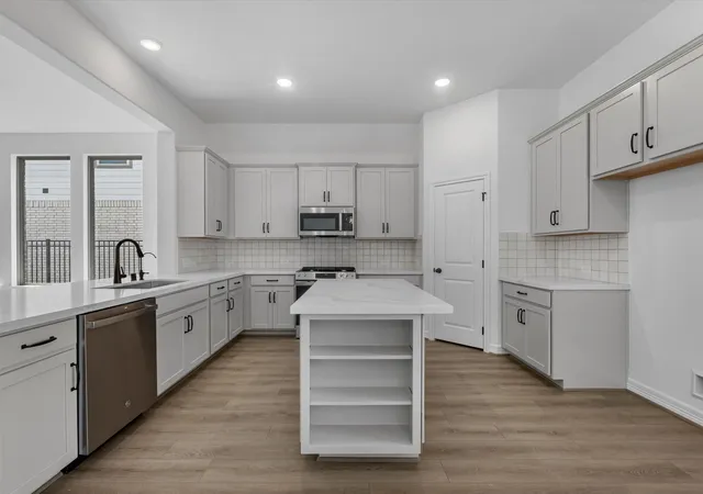 Photo 3 of Sale Pending at 2147 Birch Brk Ln, Crosby, TX 77532 | MLS# 51919114 | Listing updated on 2026-10-07