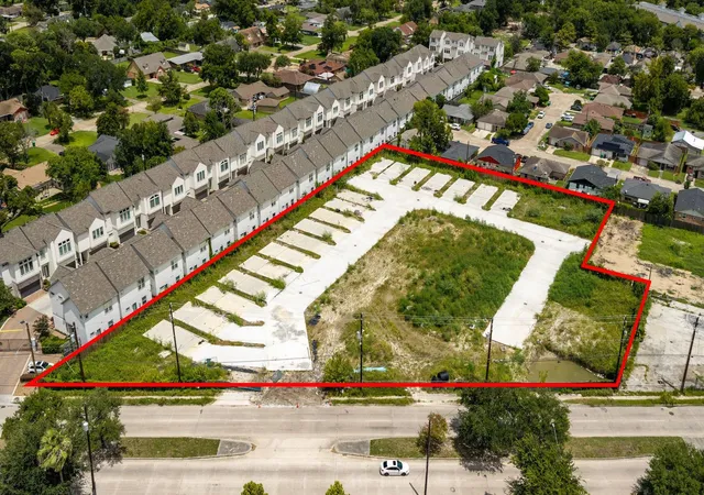 Photo 3 of Land for sale at 4514 Yale Ln, Houston, TX 77018 | MLS# 10233761 | Listing updated on 2026-08-31