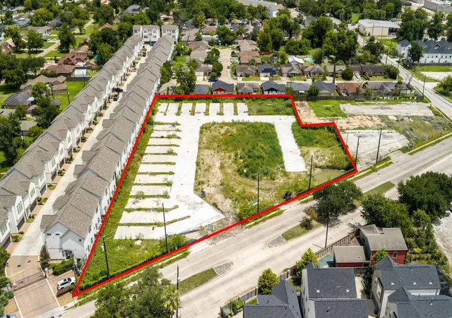 Photo 3 of Land for sale at 4514 Yale Ln, Houston, TX 77018 | MLS# 10233761 | Listing updated on 2026-08-31