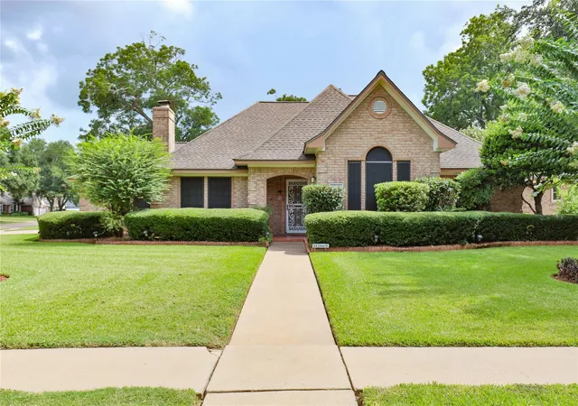 1st image of 124 Zinnia St, Lake Jackson, TX 77566 | MLS# 24727228