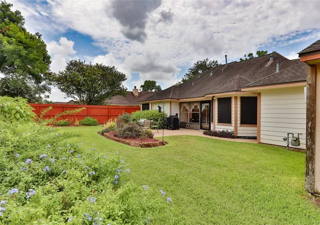34th image of 124 Zinnia St, Lake Jackson, TX 77566 | MLS# 24727228