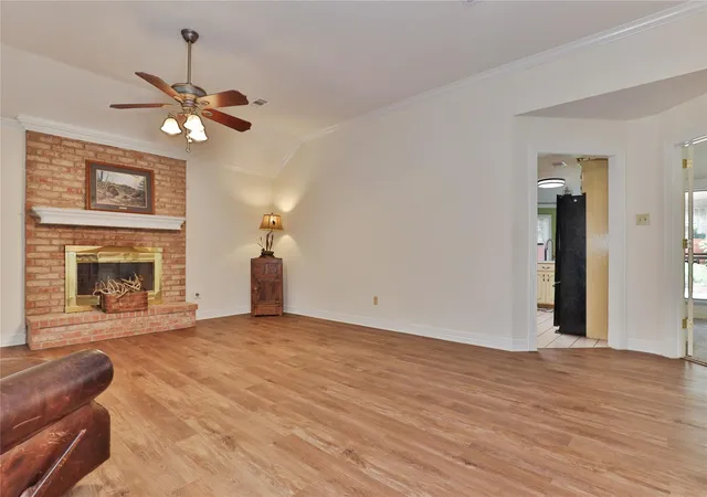 5th image of 124 Zinnia St, Lake Jackson, TX 77566 | MLS# 24727228