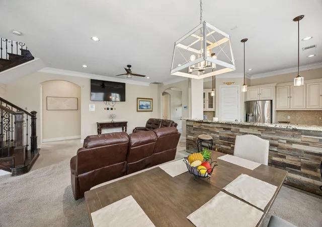 5th image of 615 29Th St, Dickinson, TX 77539 | MLS# 68074465