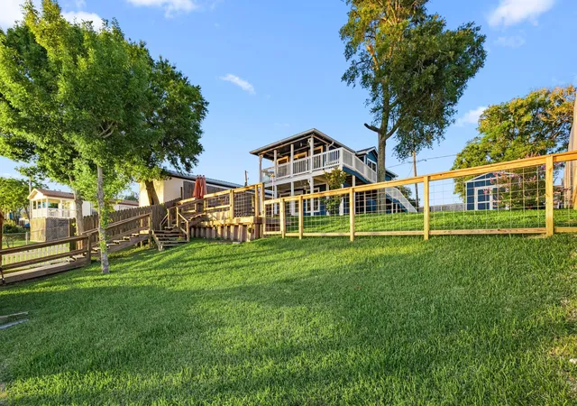 2nd image of 3114 Bay Oaks Harbor Dr, Baytown, TX 77523 | MLS# 54266245