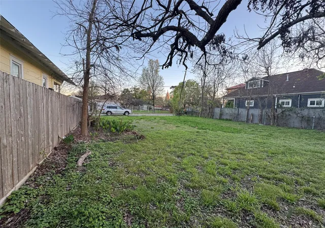Photo 3 of Land for sale at 303 Bishop St, Houston, TX 77009 | MLS# 83912970 | Listing updated on 2026-07-31