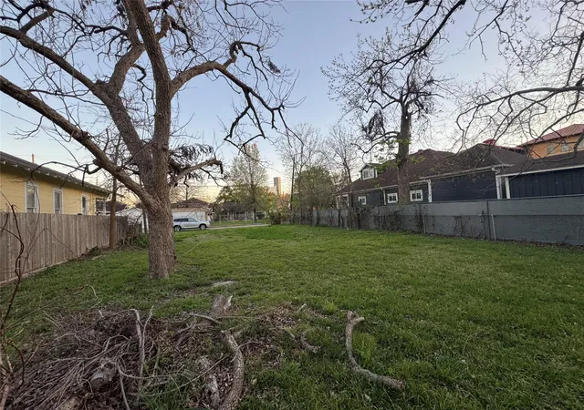 Photo 3 of Land for sale at 303 Bishop St, Houston, TX 77009 | MLS# 83912970 | Listing updated on 2026-07-31