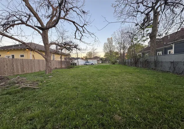 Photo 4 of Land for sale at 303 Bishop St, Houston, TX 77009 | MLS# 83912970 | Listing updated on 2026-07-31