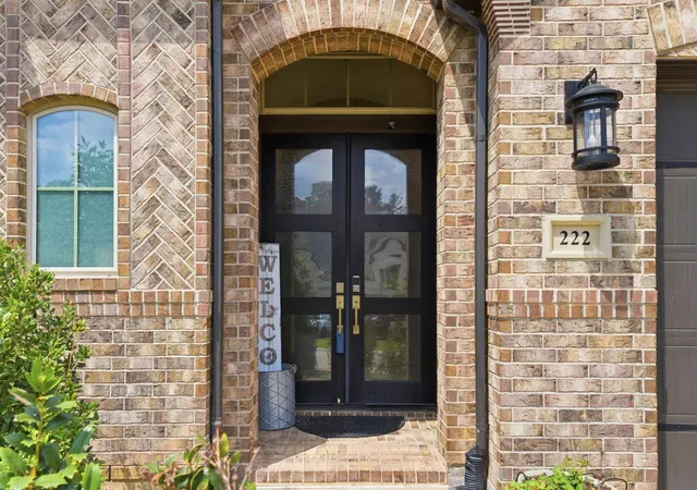 Photo 2 of Single family home for sale at 222 Promontory Ct, Montgomery, TX 77316 | MLS# 95649816 | Listing updated on 2026-09-04