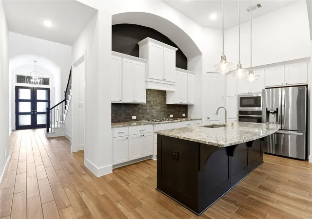 Photo 3 of Single family home for sale at 222 Promontory Ct, Montgomery, TX 77316 | MLS# 95649816 | Listing updated on 2026-09-04