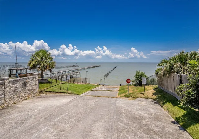 43rd image of 130 Bay Ridge Dr, Baytown, TX 77523 | MLS# 35903867