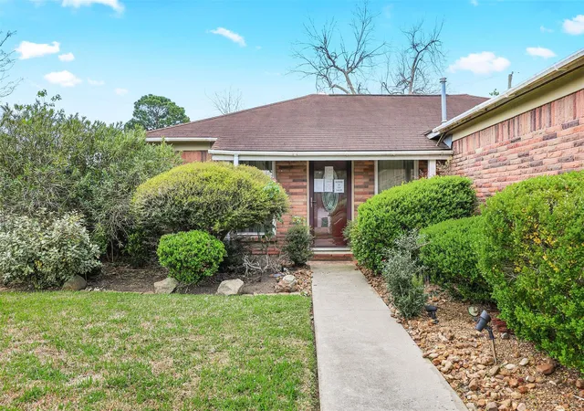 4th image of 5405 Hazel St, Baytown, TX 77521 | MLS# 26655839