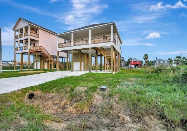 3rd image of 120 Jewel Dr, Port Bolivar, TX 77650 | MLS# 9199383