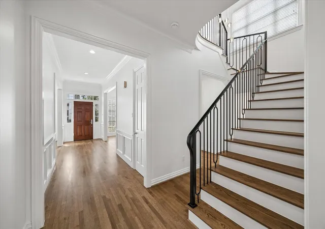 Photo 3 of Sale Pending at 6130 Annapolis St, Houston, TX 77005 | MLS# 98252158 | Listing updated on 2026-09-12