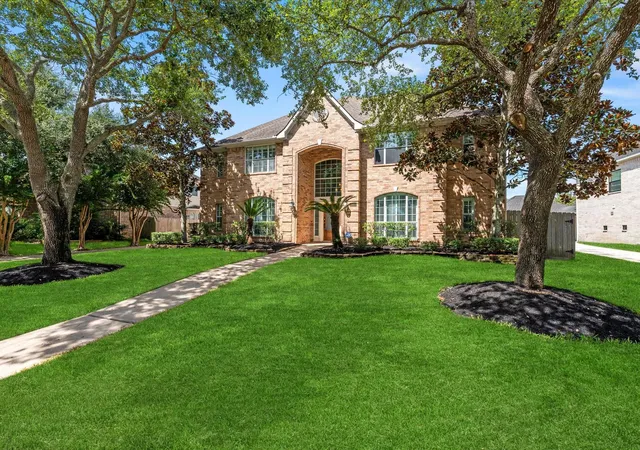 Photo 2 of Sale Pending at 1126 Thistlemeade Dr, Houston, TX 77094 | MLS# 70728541 | Listing updated on 2026-09-10